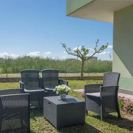 Brezza Marina & Garden *