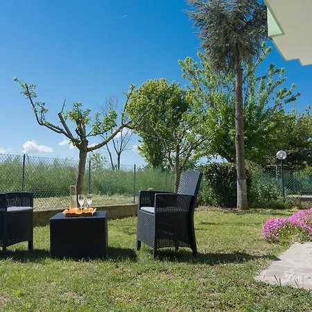 Brezza Marina & Garden شقة